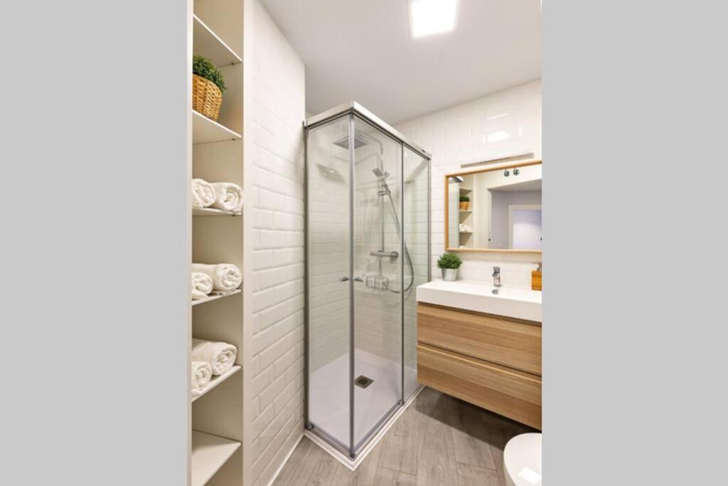 Vive Burgos Vut-09 200 Apartment Ngoại thất bức ảnh